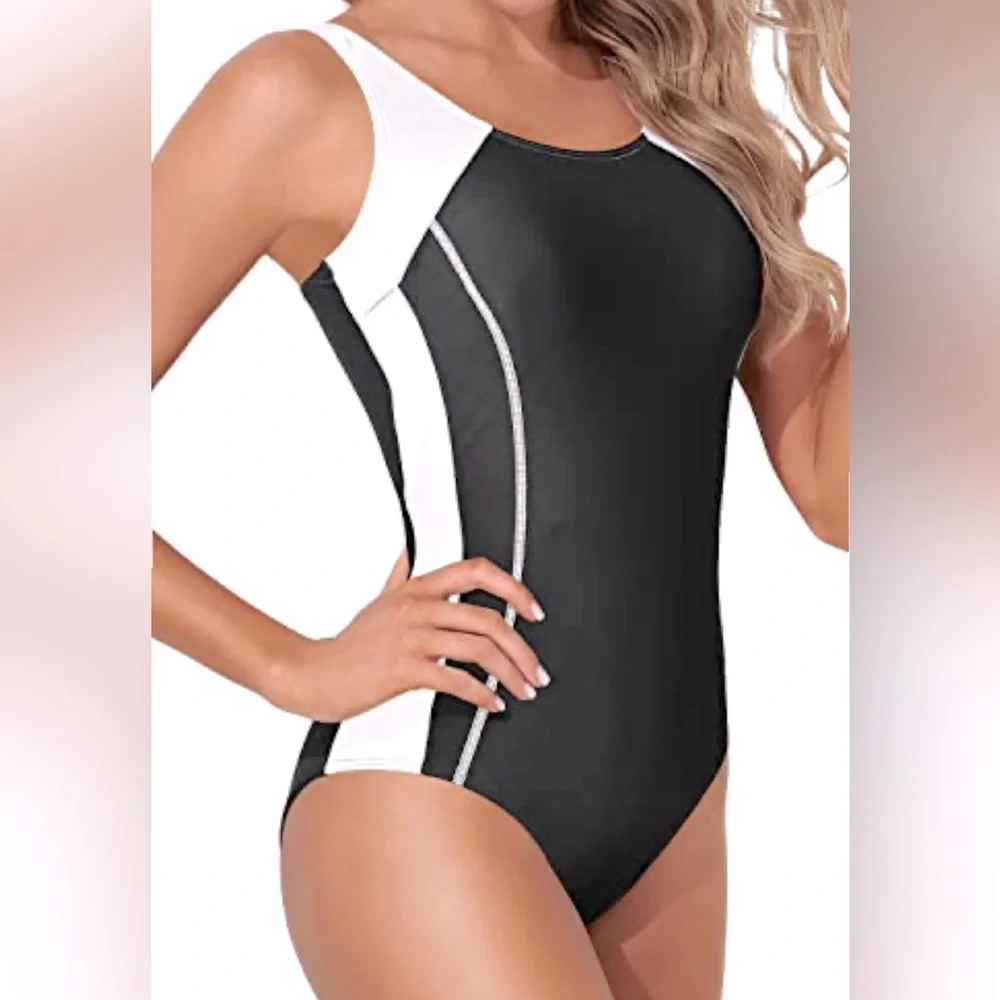 Swimsuit - Picture 3 of 4